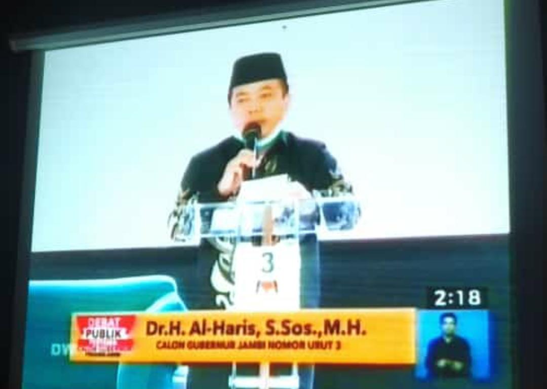 Al Haris saat debat kandidat Pilgub 