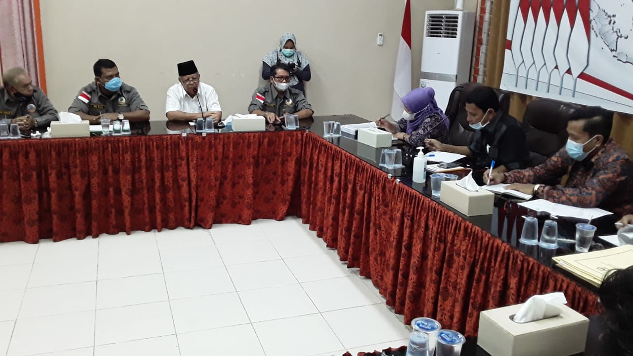 Relawan RCTI saat aksi di KPU Provinsi Jambi 