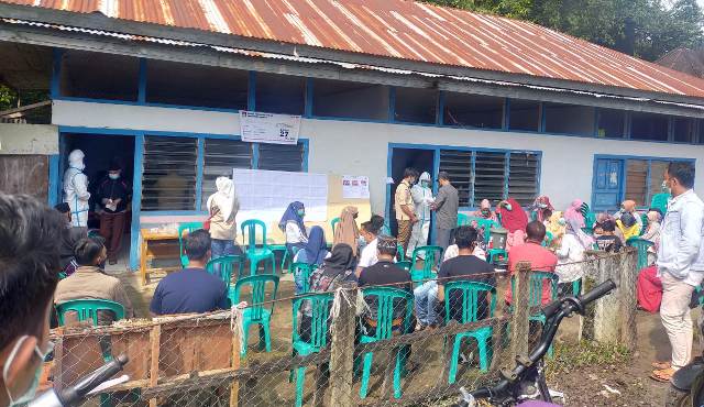Ketua PAN Kerinci saat pantau lokasi pencoblosan