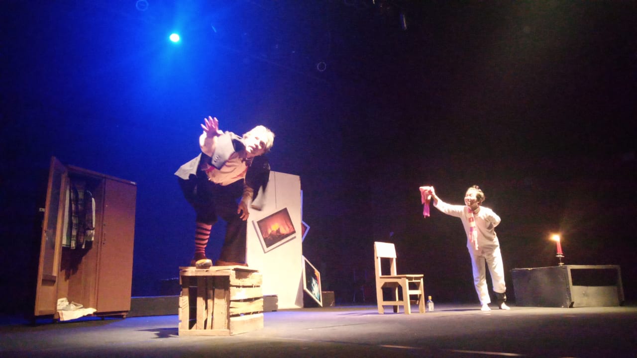 Pergelaran teater