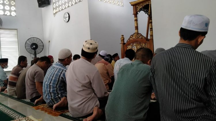 Sholat Jumat di Masjid Al Ikhlas Pasar Angso Duo Baru Jambi 