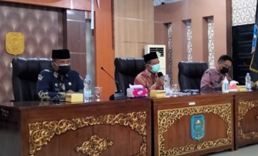 Mashuri saat ppimpin rakor Satgas Covid-19 dengan para kepala Puskesmas di Merangin