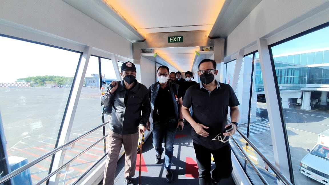 Dirtipidsiber Bareskrim Polri saat mengamankan Youtuber Muhammad Kece