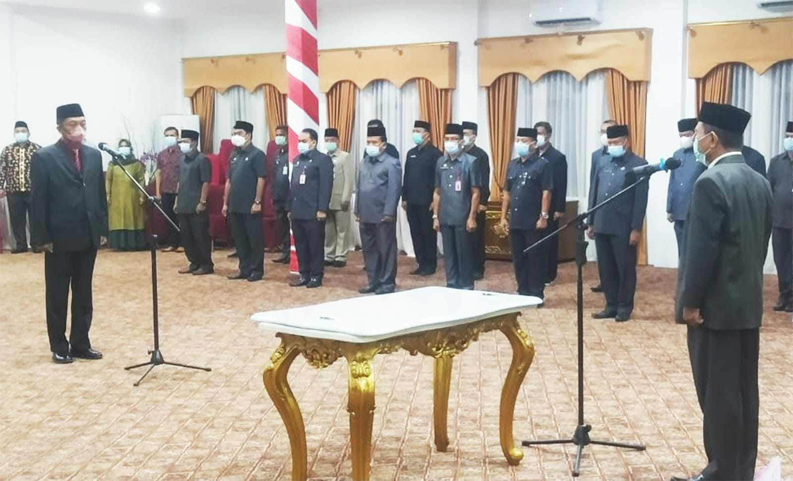 Bupati Mashuri saat lantik Pj Sekda Merangin 