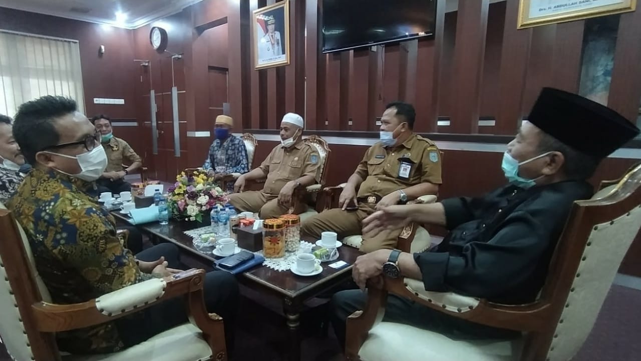 Bupati Mashuri saat sambut kunjungan UT Jambi