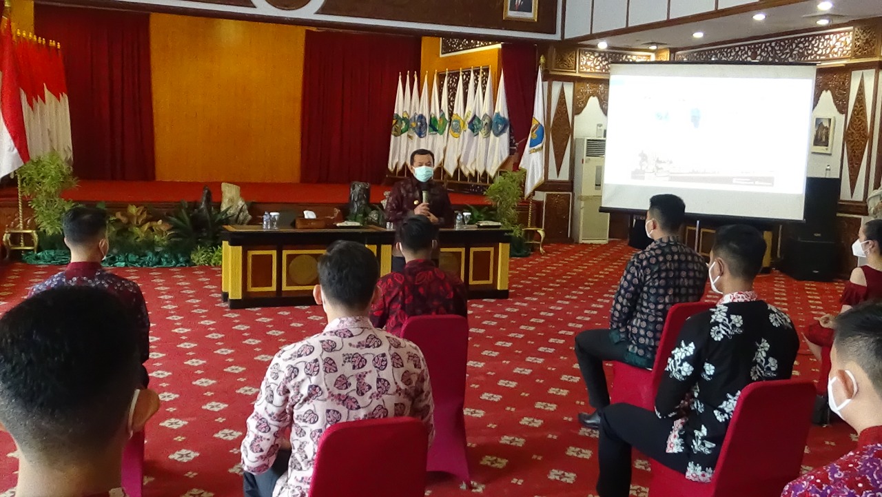 Gubernur Al Haris saat beri pengarahan ke Bujang Gadis Jambi 2021