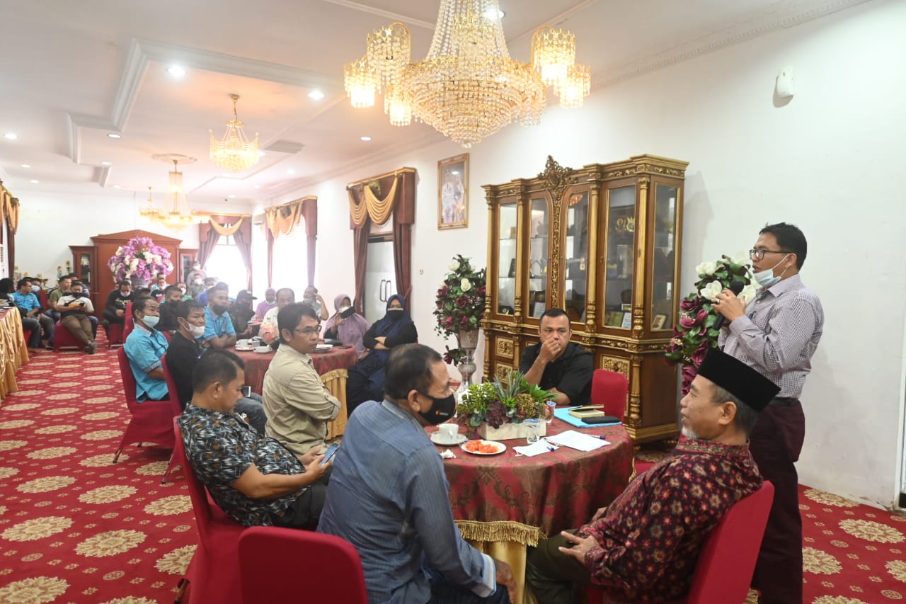 Bupati Mashuri saat coffe morning dengan jurnalis di Merangin