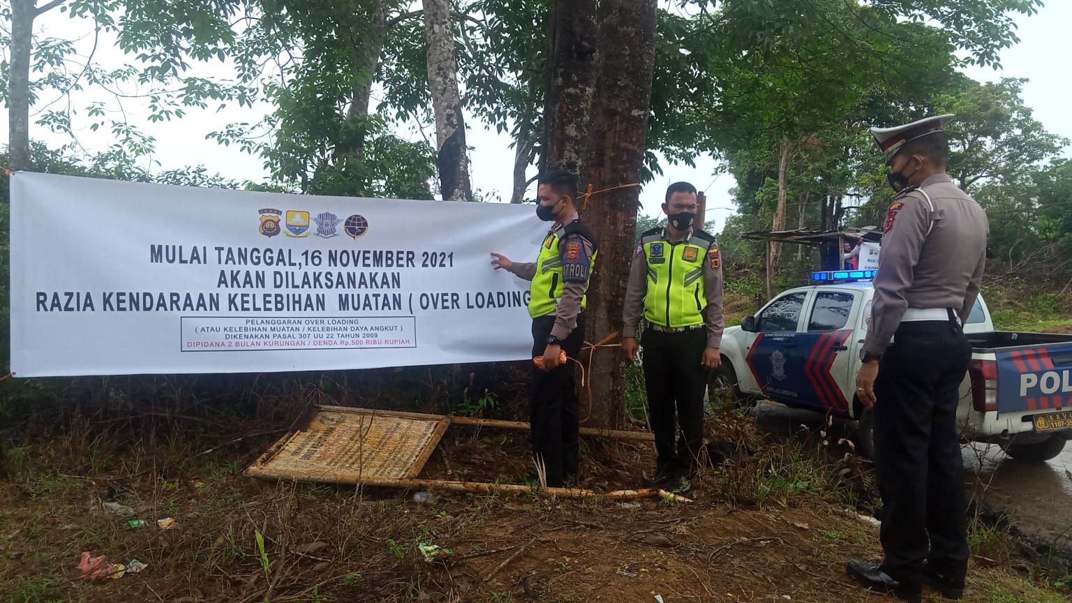 Petugas Ditlantas Polda Jambi saat sosialisasikan Operasi Zebra Siginjai 2021