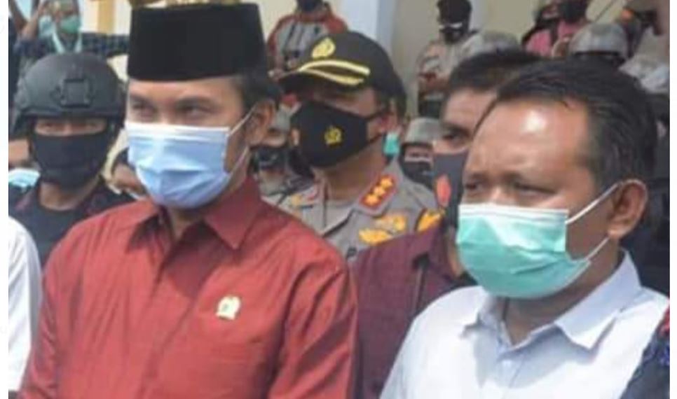 Edi Purwanto (kiri) dan Akamluddin