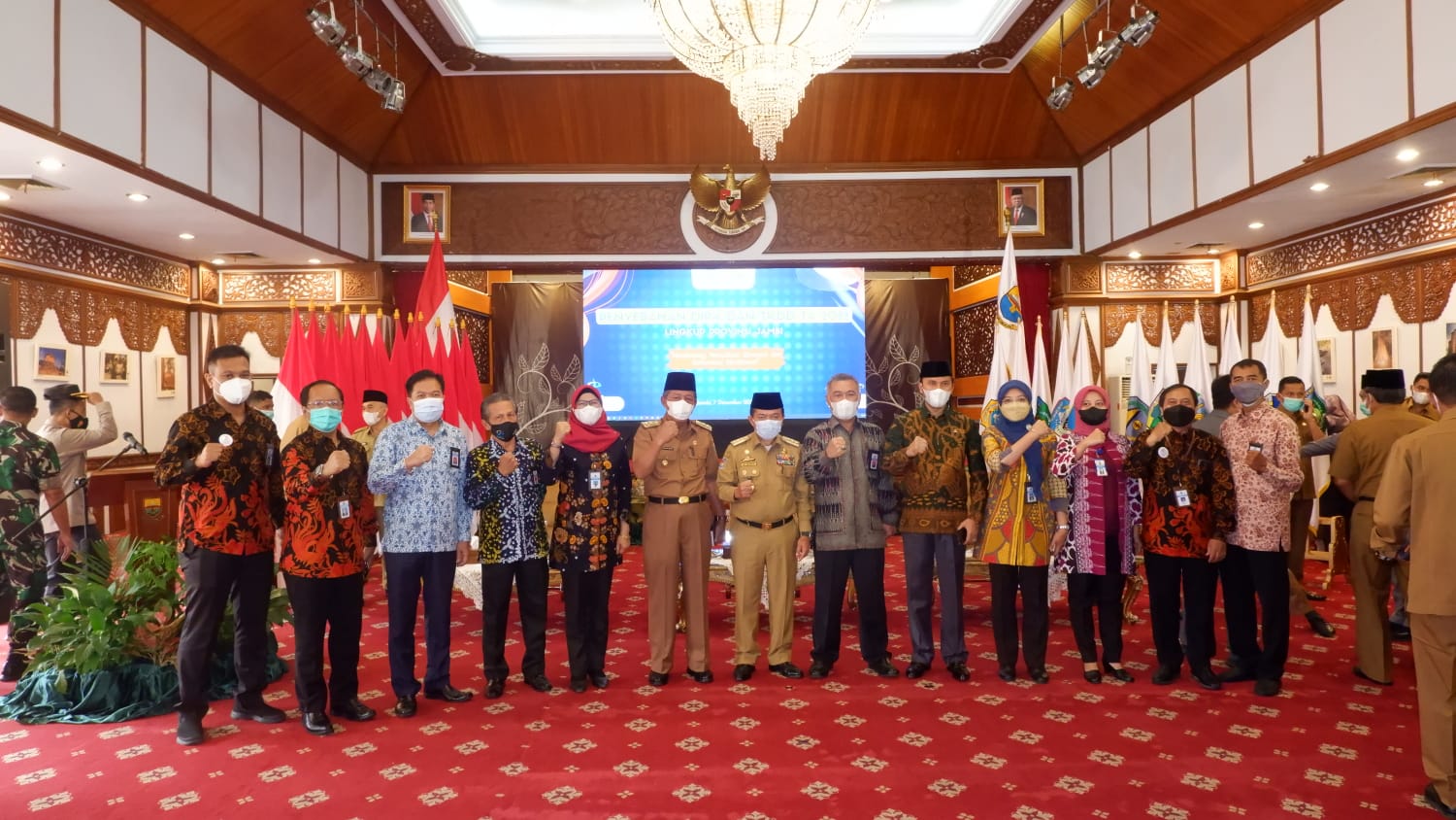 Gubernur Al Haris saat serahkan DIPA dan TKDD Tahun Anggaran 2022