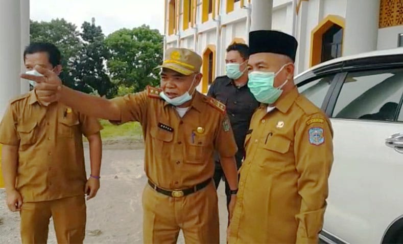 Bupati Mashuri saat tinjau pembangunan kantor baru Bupati Merangin