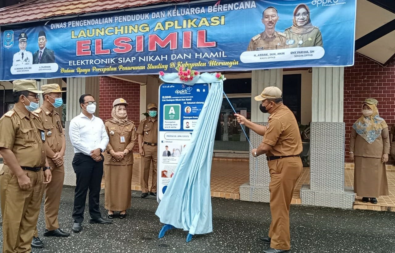 Bupati Mashuri saat launching aplikasi ELSIMIL