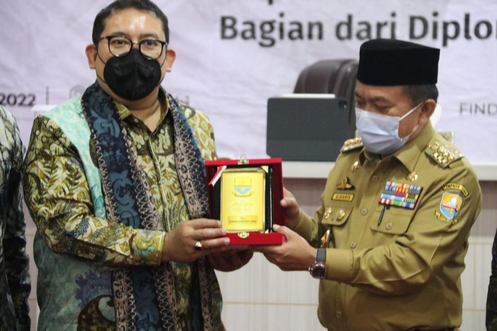 Fadli Zon (kiri) dan Al Haris