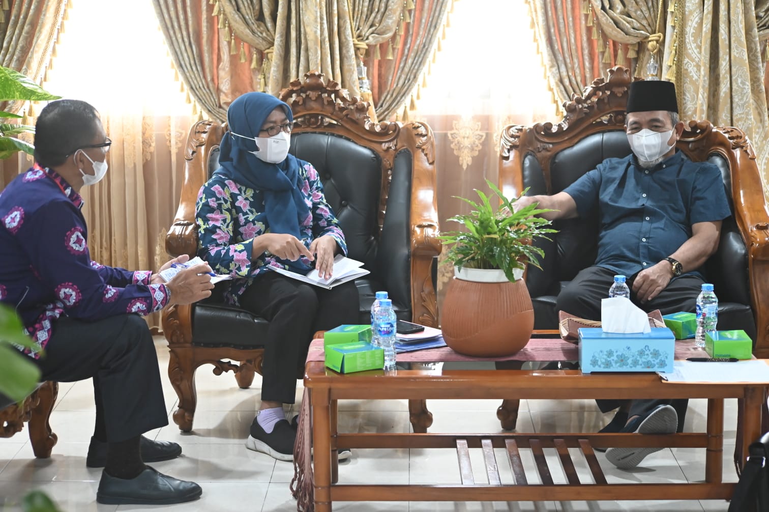 Mashuri saat bertemu Menteri Sosial