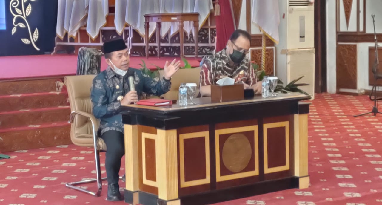 Gubernur Al Haris dan Kadis Pendidikan Provinsi Jambi 
