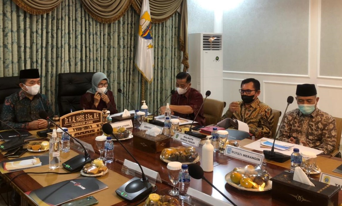 Mashuri saat rapat RUPS bersama Gubernur Jambi