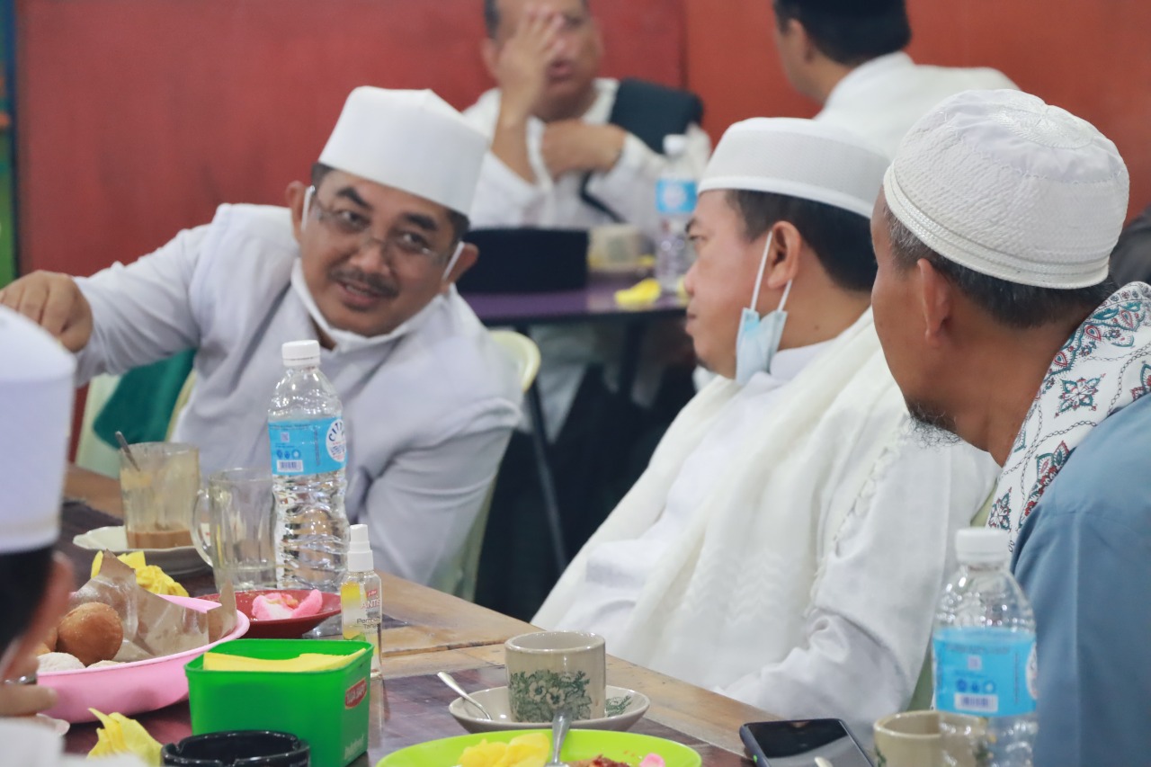 Keakraban Bupati Anwar Sadat dan Gubernur Al Haris
