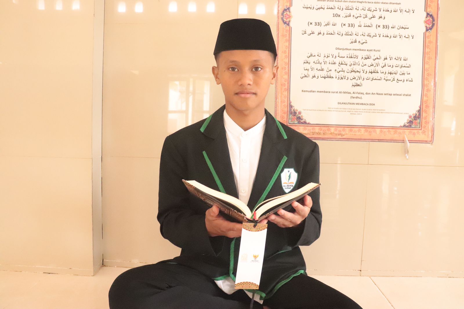 Sariman yang Mualaf, merupakan Putra Suku Akit Kabupaten Kepulauan Meranti Riau