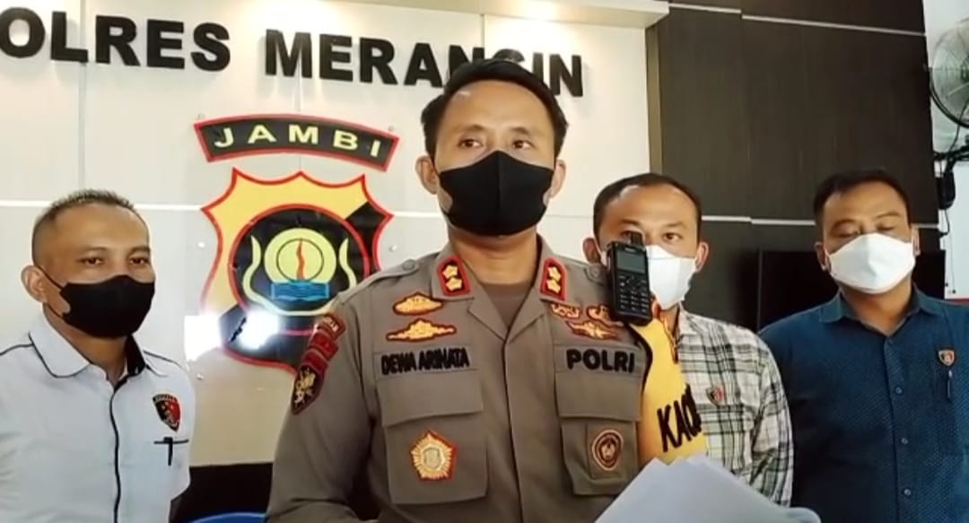 Kapolres Merangin saat ungkap kasus investasi bodong di Muara Siau 