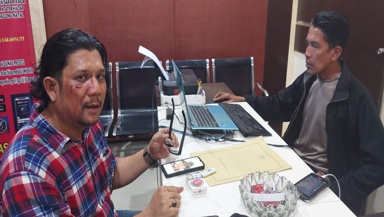 Ketua SMSI Madina saat buat laporan ke polisi