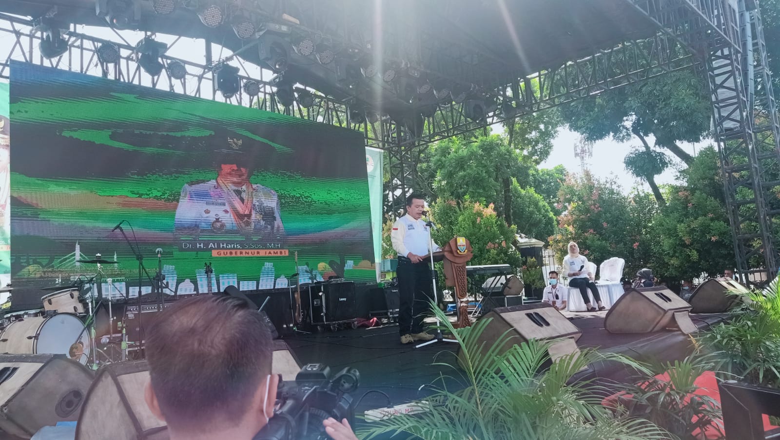 Gubernur Al Haris saat pencanangan gerakan Sungai Batanghari bersih