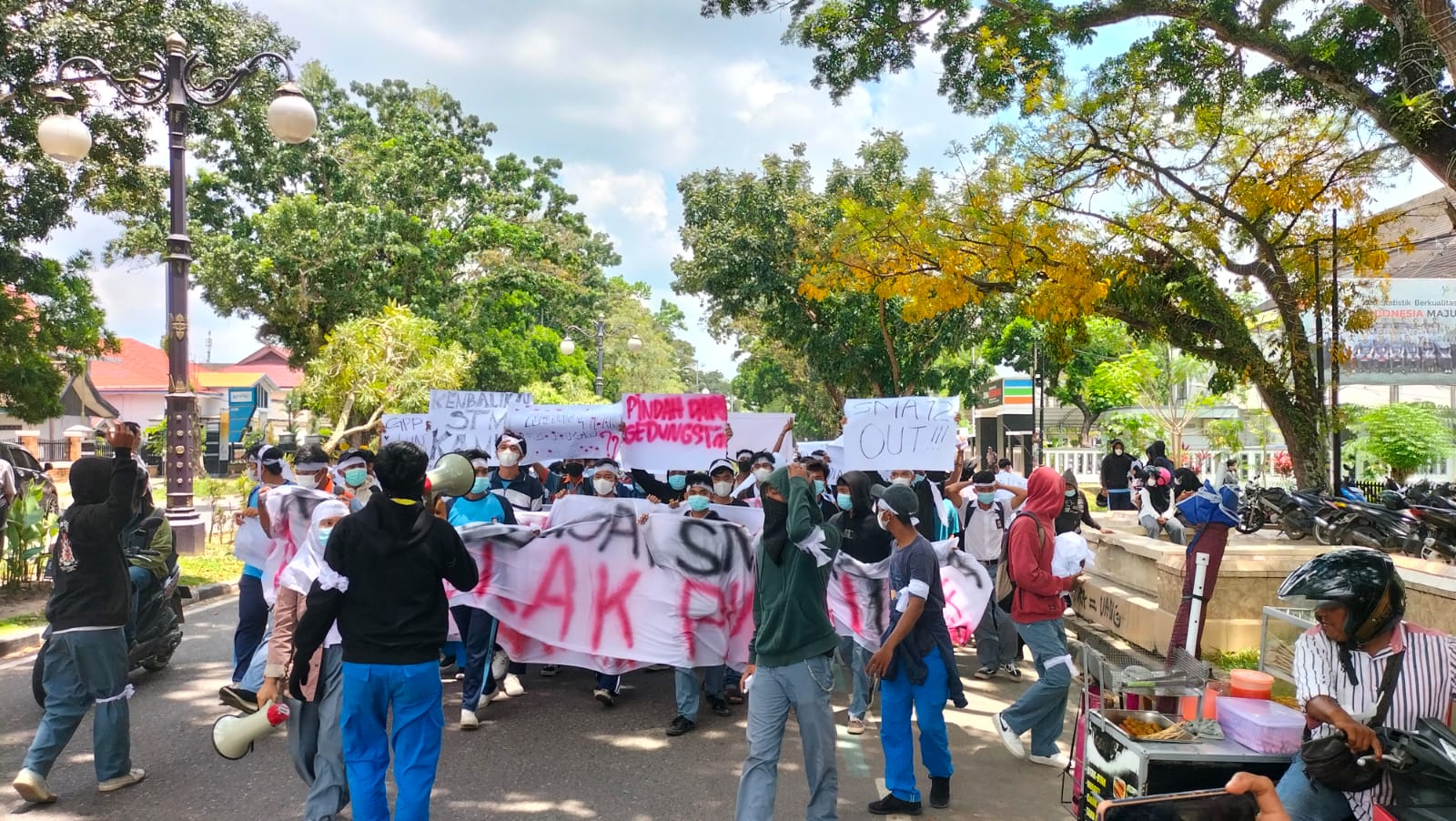 Aksi unjuk rasa siswa SMKN 3 Jambi