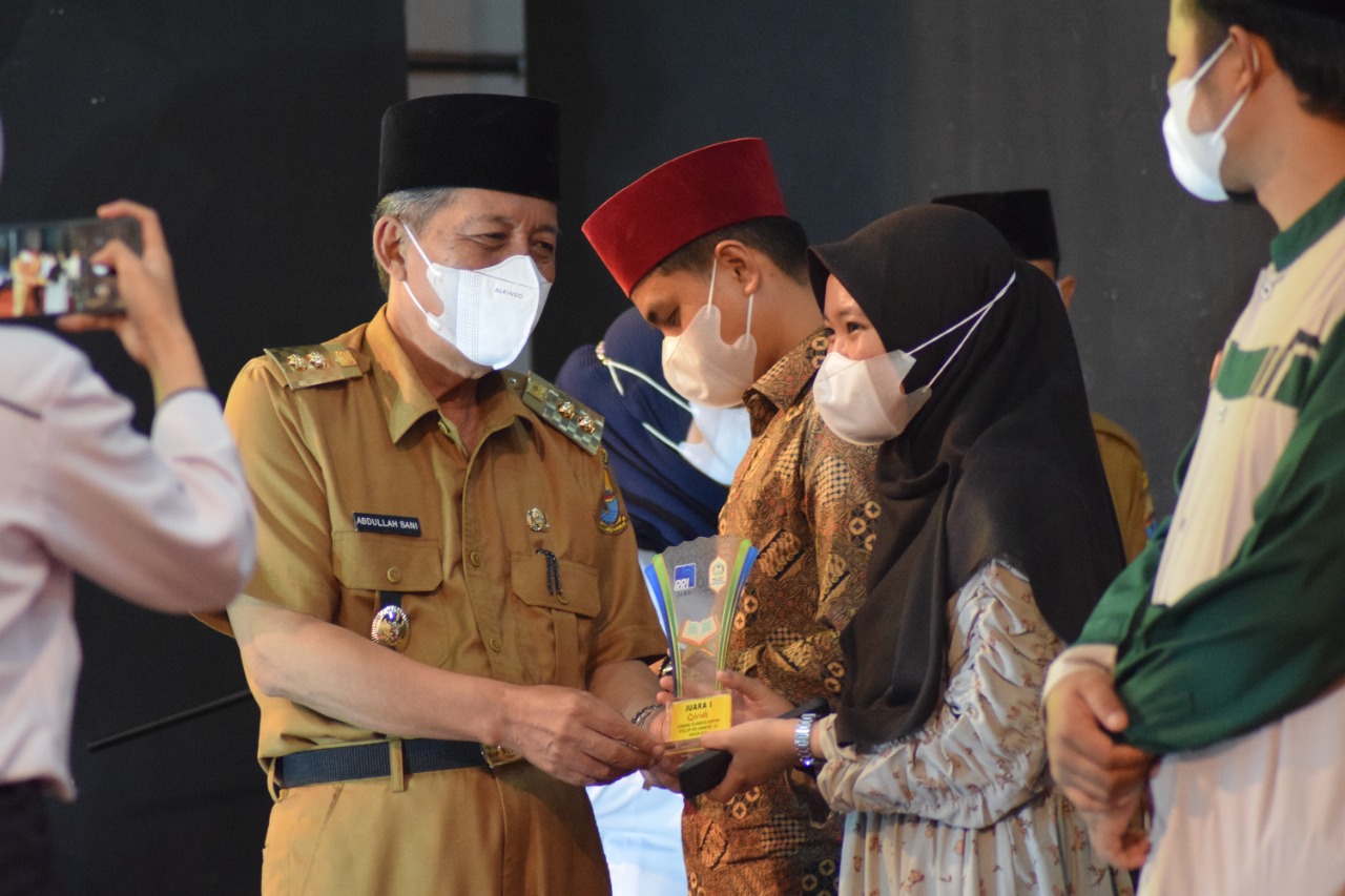 Wagub Abdullah Sani saat penutupan PTQ LPP RRI Jambi 