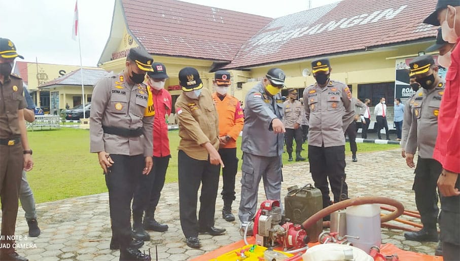 Bupati Mashuri saat hadiri Apel Pergelaran Peralatan Karhutla