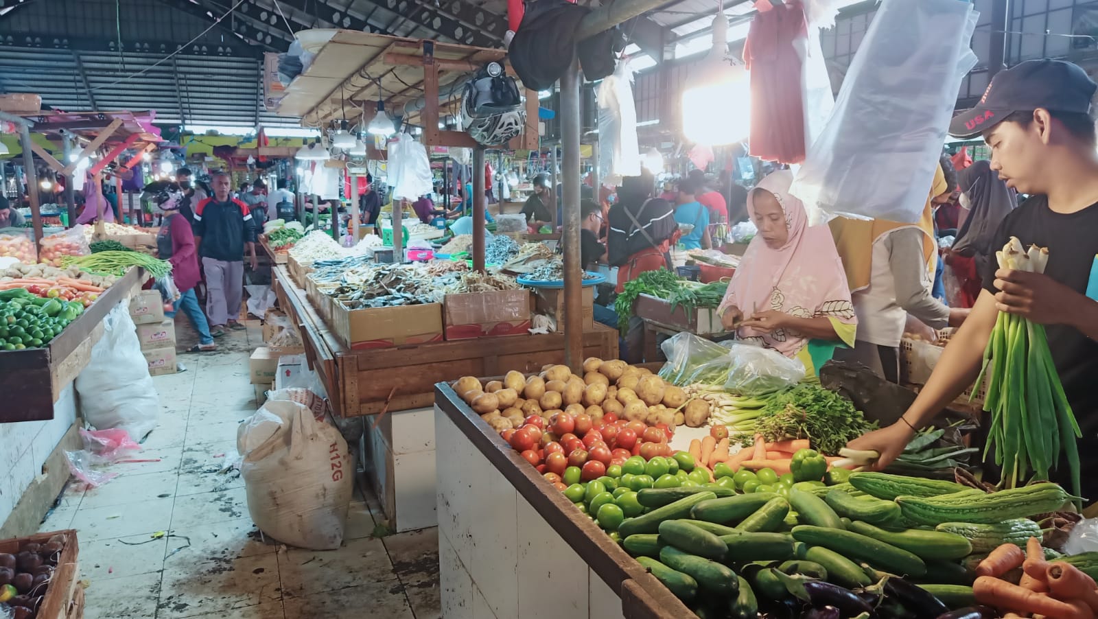 Pedagang di Pasar Angso Duo Baru Jambi 