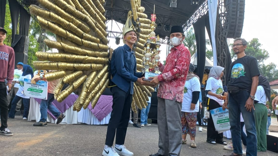 Edi Purwanto saat hadiri Karnaval Pekan Rakyat Lingkungan Hidup 