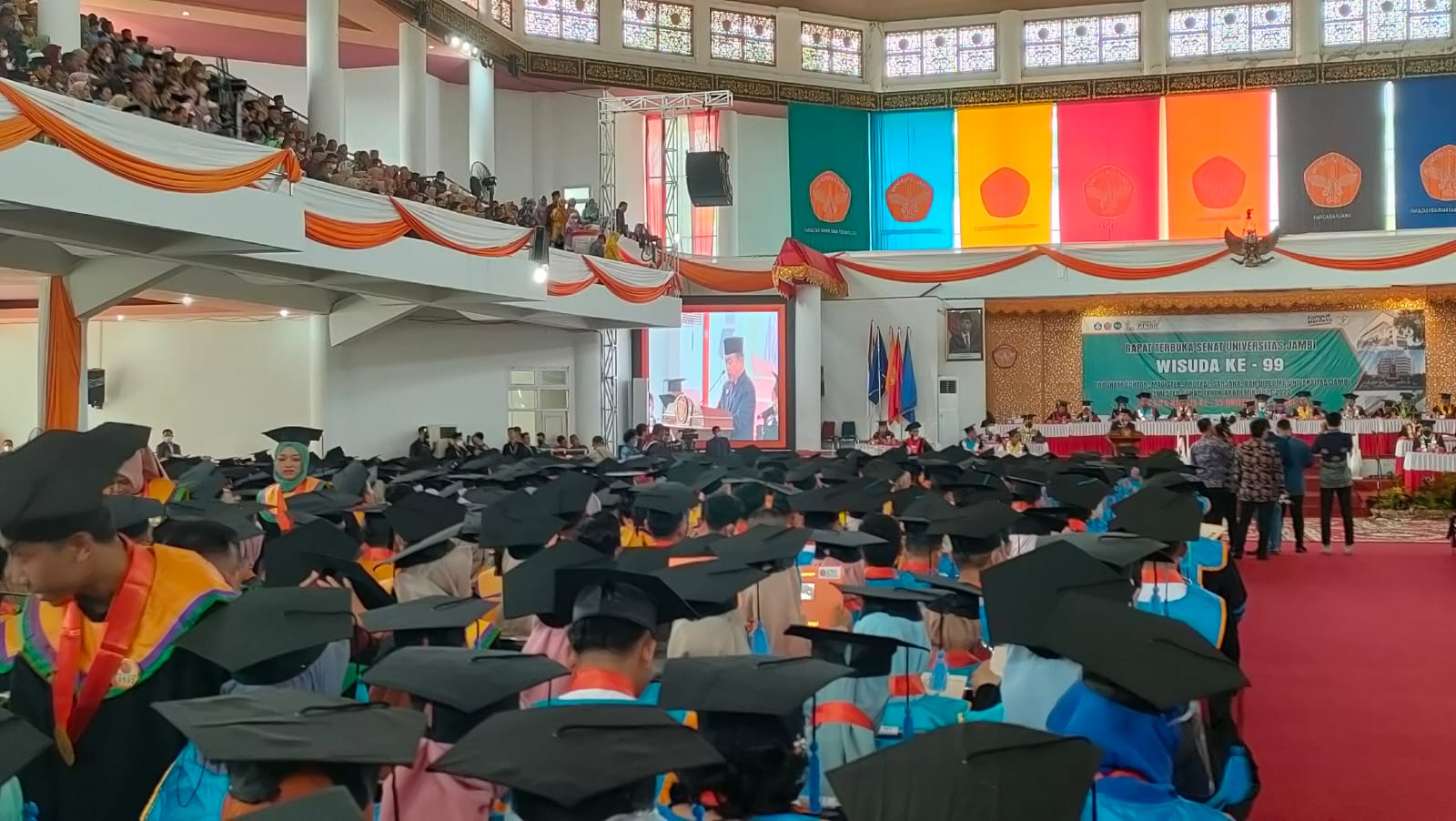 Gubernur Al Haris saat hadiri wisuda mahasiswa UNJA