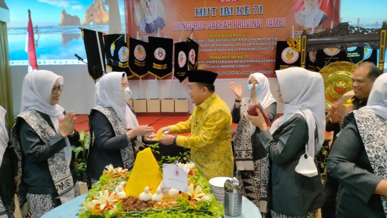 Gubernur Al Haris saat hadiri rakerda VII IBI Provinsi Jambi