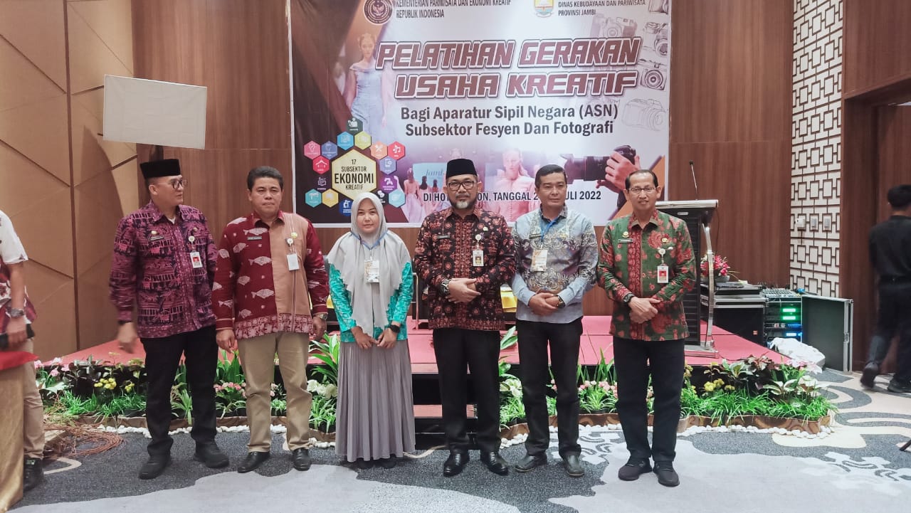 Sekda Sudirman saat buka pelatihan usaha kreatif bagi ASN Pemprov Jambi 