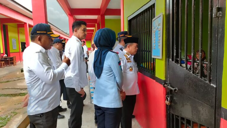 Gubernur Jambi Al Haris saat meninjau Lapas Perempuan di Muaro Jambi