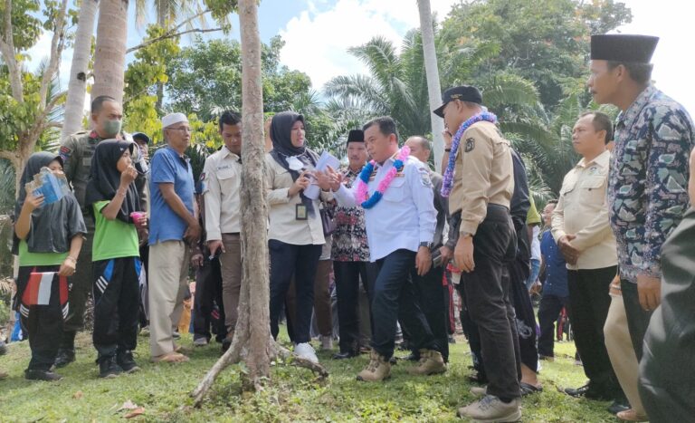 Gubernur Al Haris saat kunjungi Candi Tuo Sumay di Tebo 