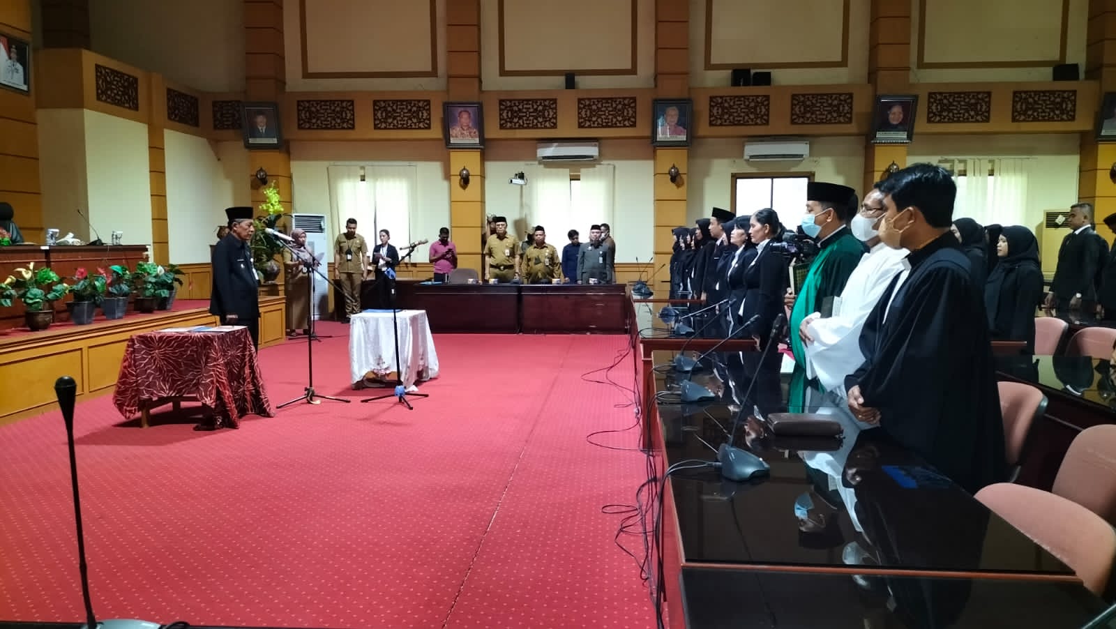 Wagub Abdullah Sani saat melantik guru fungsional ruang lingkup Pemprov Jambi 
