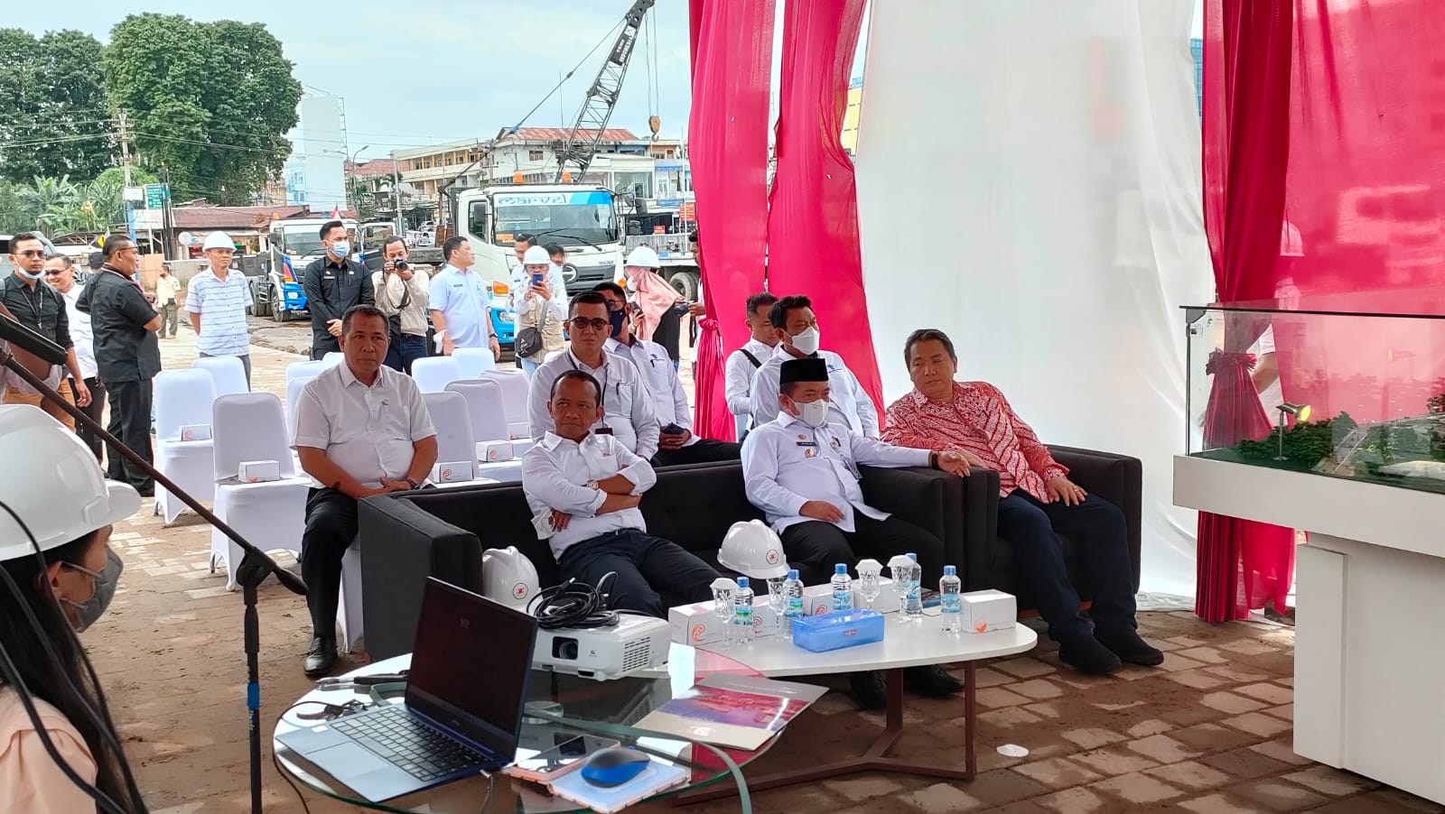 Menteri Bahlil didampingi Gubernur Al Haris saat tinjau pembangunan JBC