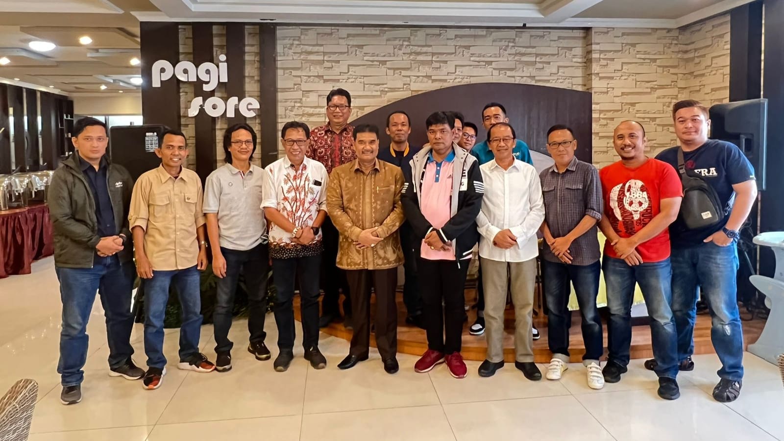 Pengurus dan Ketua Dewan Pembina SMSI Provinsi Jambi, Sutan Adil Hendra