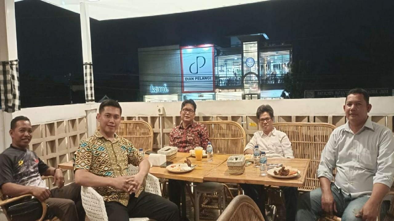 Pertemuan Ansori dan Dwi Hartono