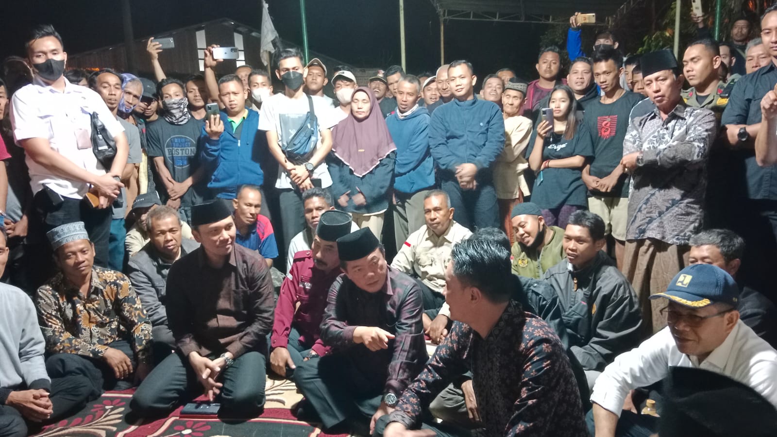 Gubernur Al Haris didampingi Edi Purwanto saat ke Talang Duku