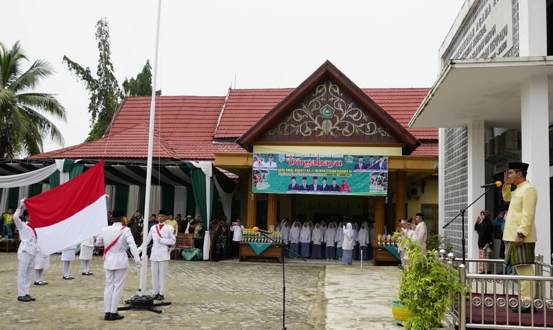 Wabup Nilwan saat pimpin Pemkab Merangin Peringati HAB ke-77, Selasa (3/1)