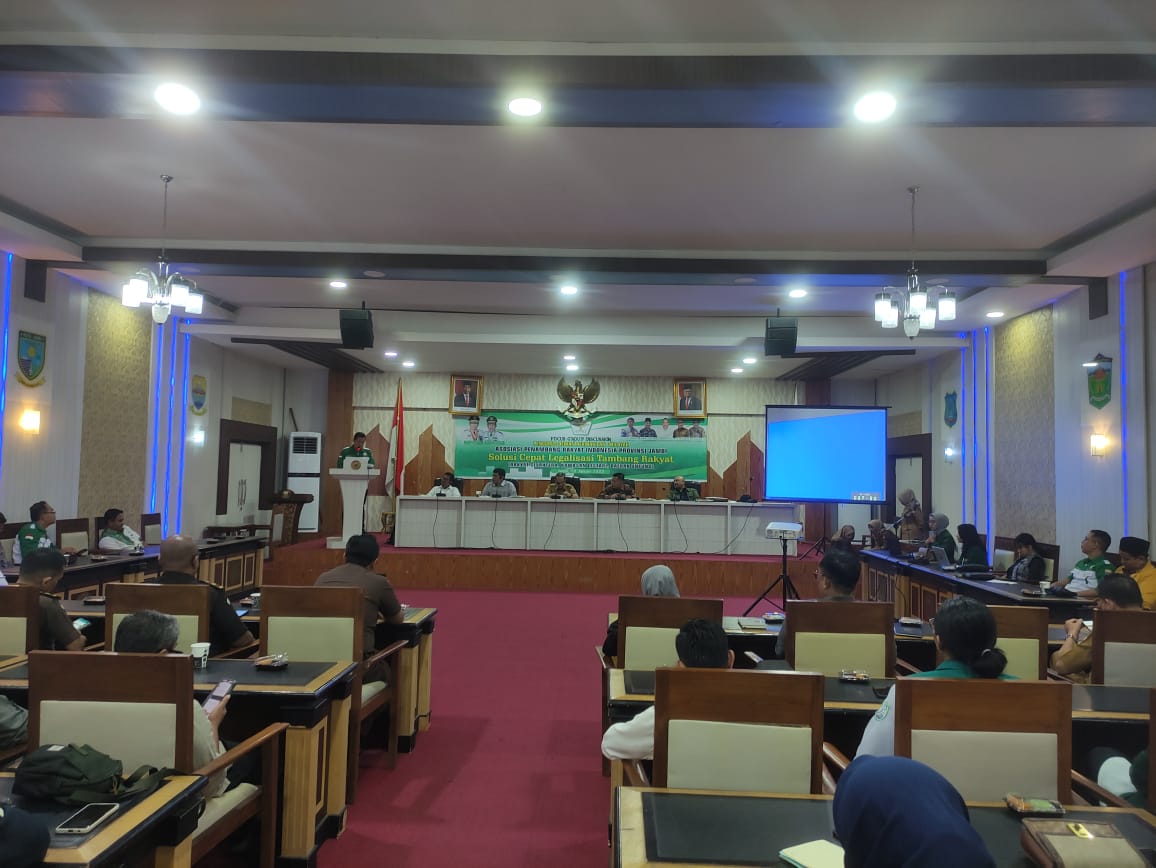 Fadli Sudria saat sambutan di FGD APRI Jambi di ruang pola Kantor Gubernur Jambi, Selasa (10/1)