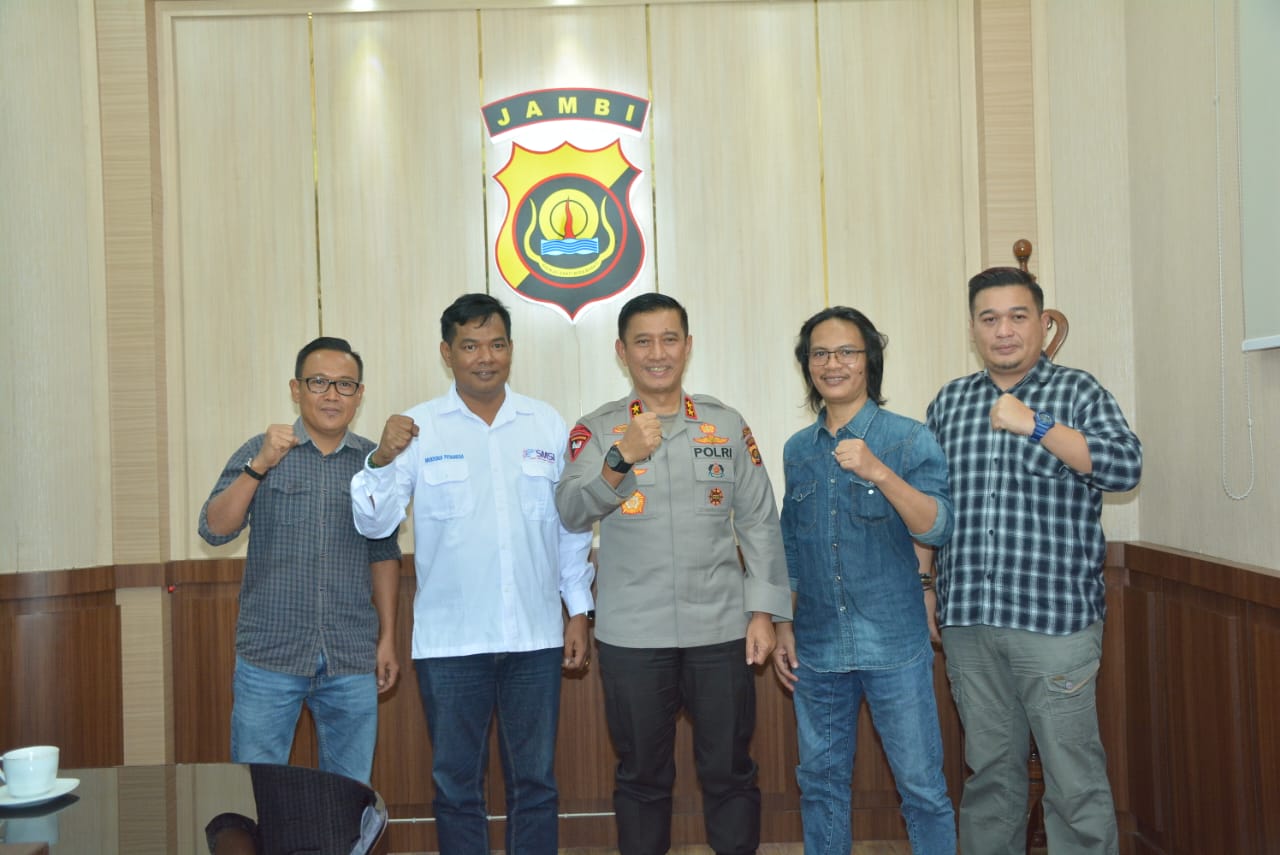 Pengurus SMSI saat silaturahmi dengan Kapolda Jambi, Selasa (31/1)