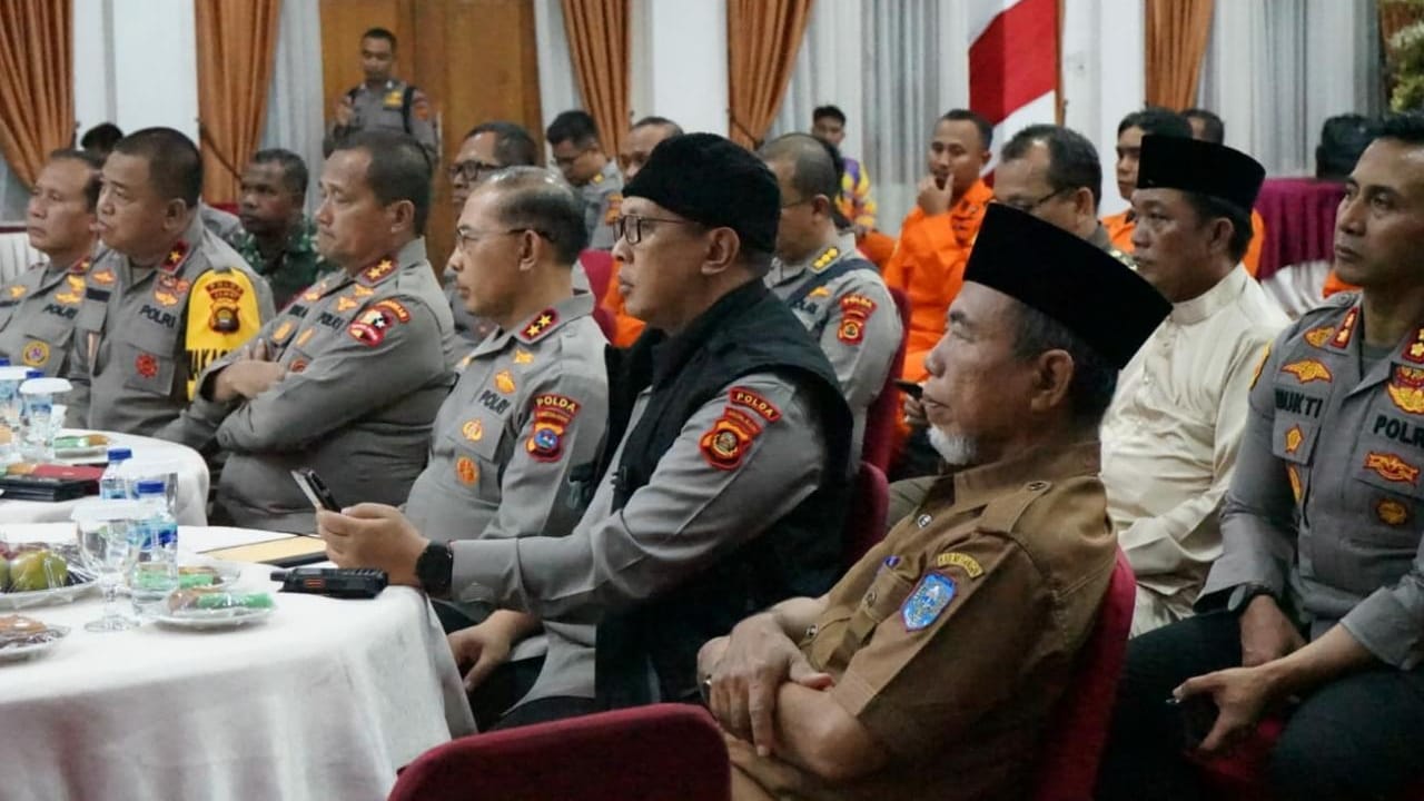 Enam jenderal ikuti rapat pembahasan evakuasi Kapolda Jambi di Rumdis Bupati Merangin, Senin (20/2) 