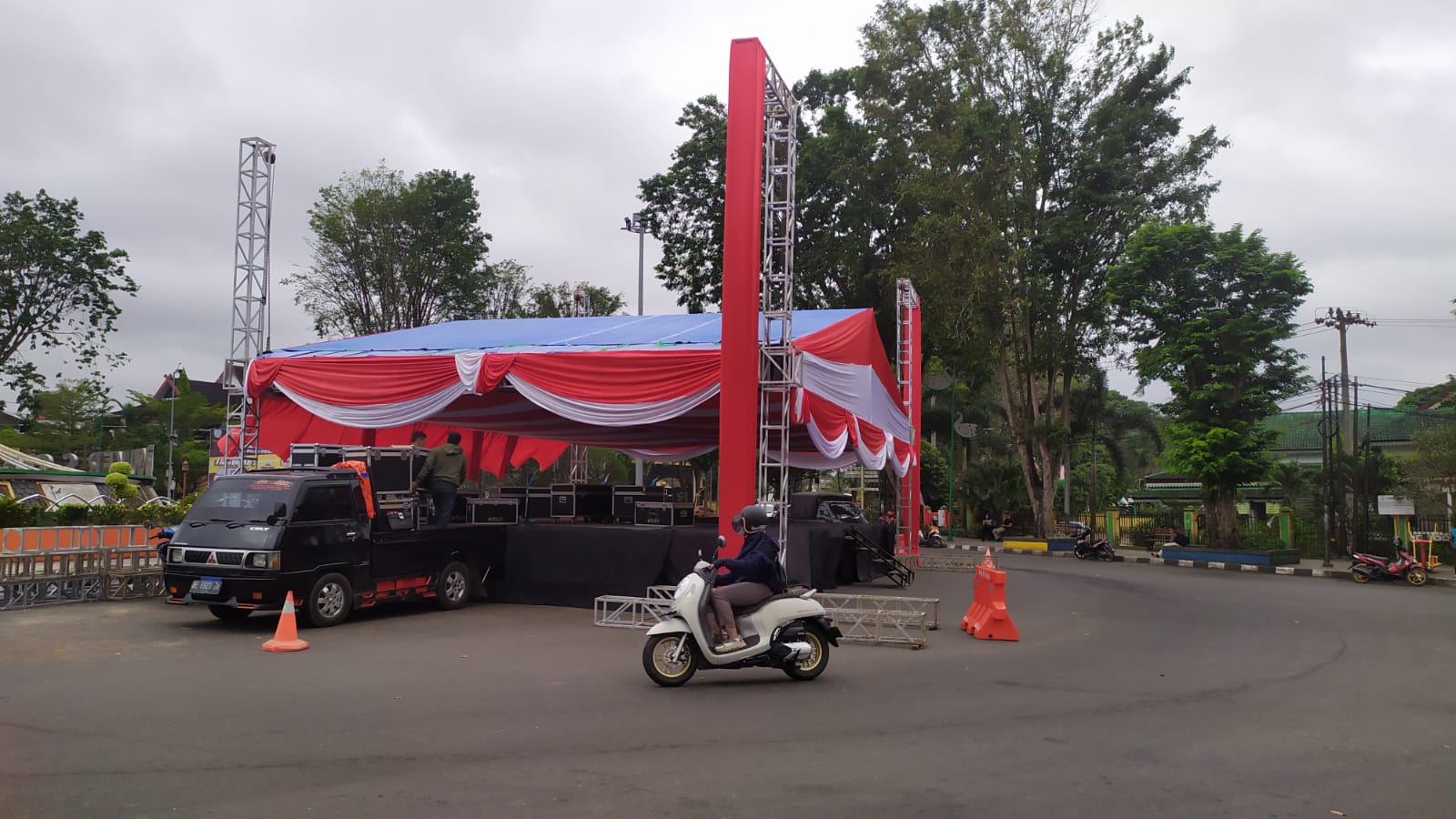 Tenda acara Jambore Nasional ke-5 TLCI di kawasan Tugu Keris Siginjai Kota Jambi