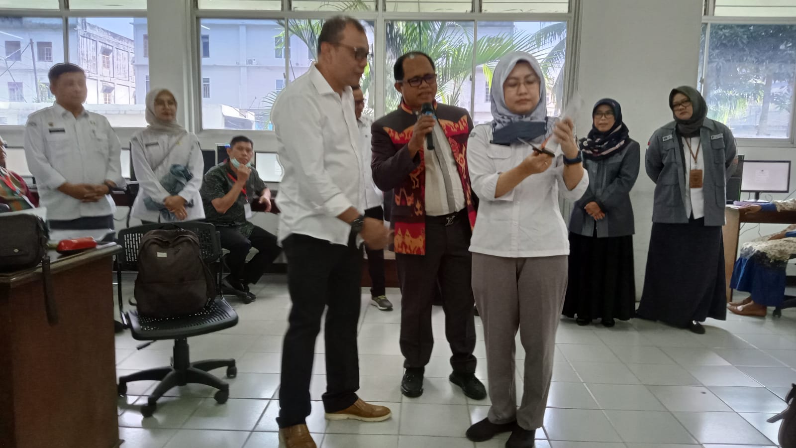 Calon angota KPU Provinsi Jambi ikut CAT di Unama, Senin (6/3)