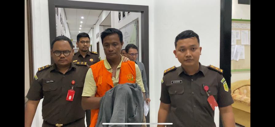 Kejari Tanjab Barat tahan tersangka korupsi dana desa Tanjung Benanak, Senin (6/3)
