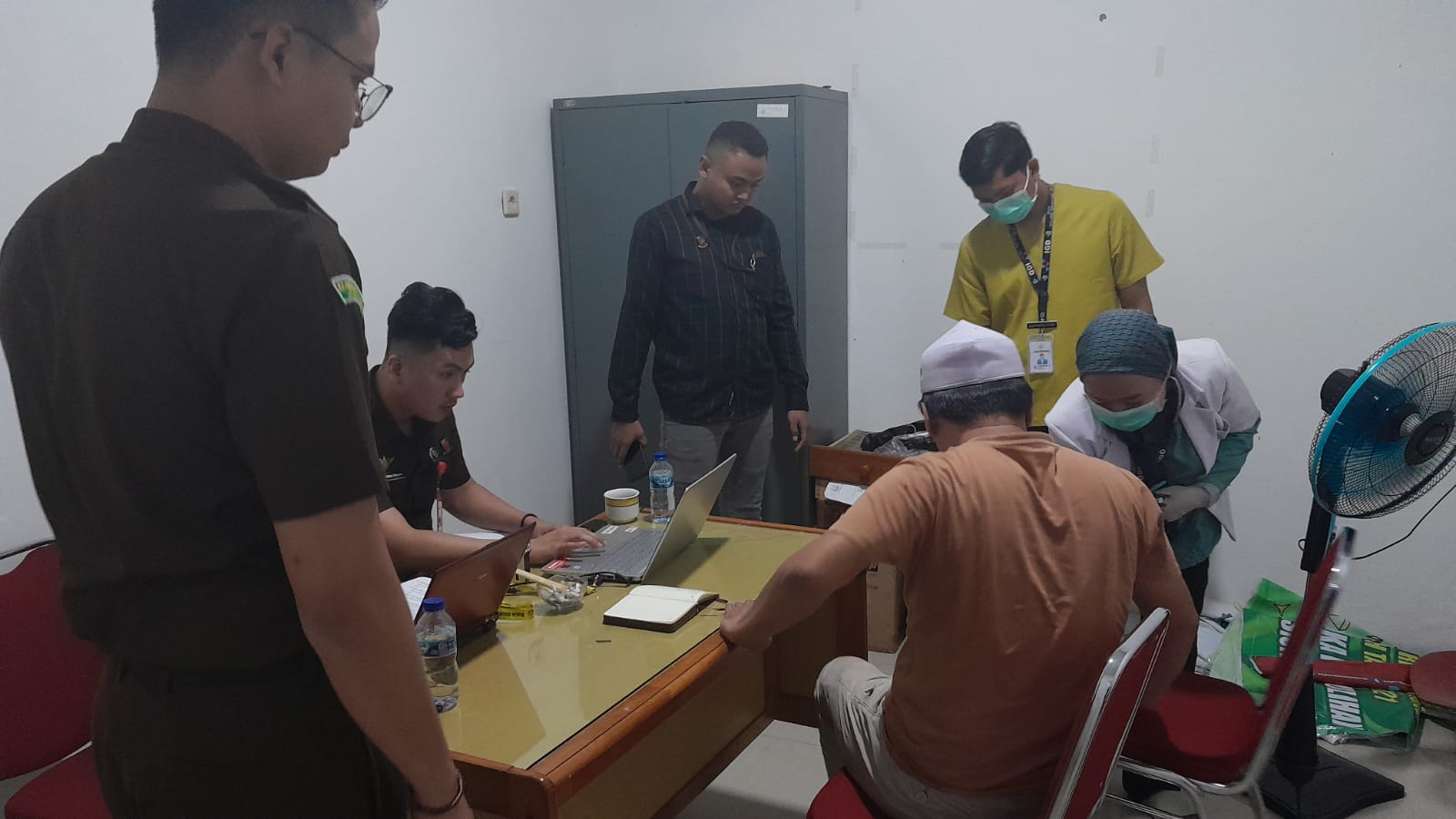 Kajari Merangin tahan tersangka korupsi dana desa Koto Renah, Senin (6/3)