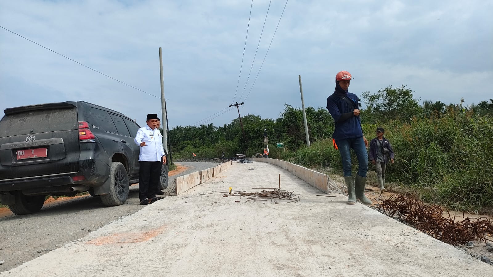 Gubernur Al Haris tinjau jalan Sungai Saren-Senyerang, Rabu (15/3)