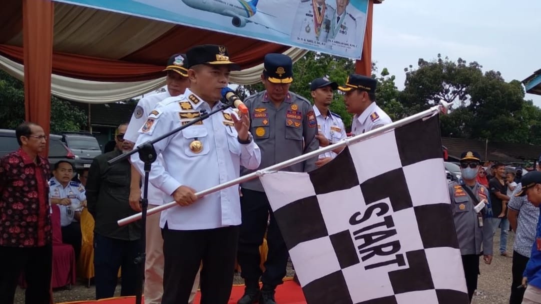 Gubernur Al Haris lepas peserta mudik lebaran ke Pulau Jawa di Terminal Alam Barajo, Sabtu (15/4)